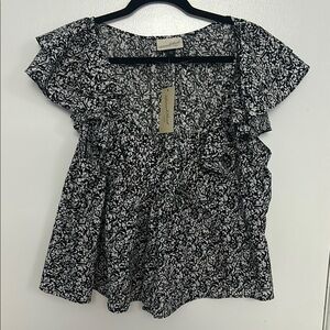 Black and White Floral Women's Top